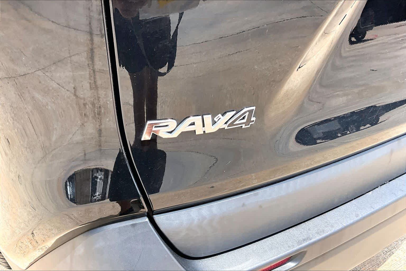 2023 Toyota RAV4 XLE - Photo 30