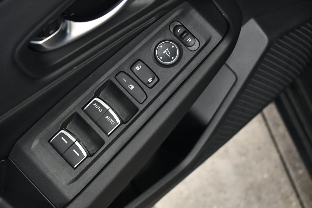 New 2026 Crystal Black Pearl Honda SE image 9