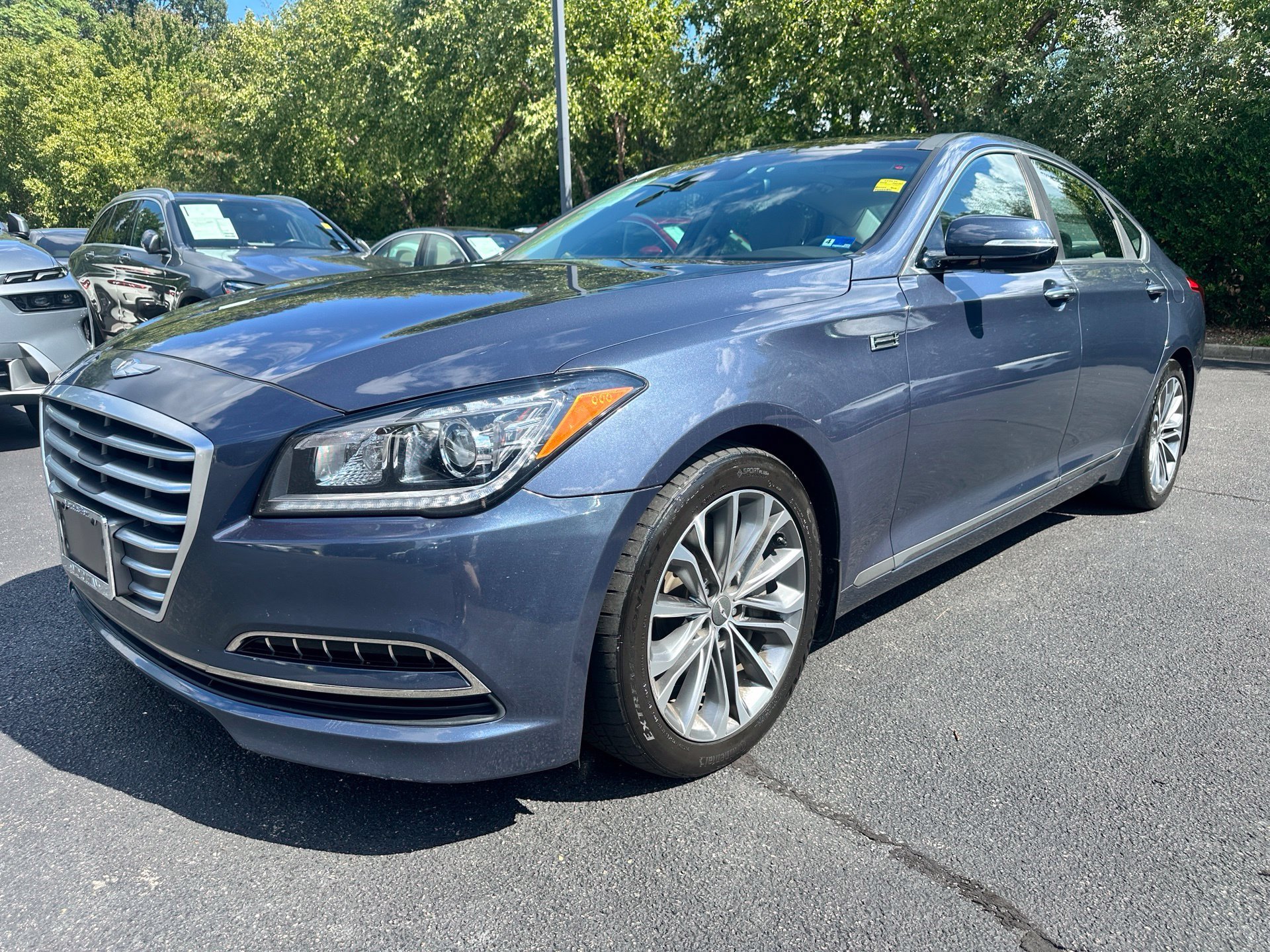 Used 2015 Blue Hyundai 3.8 image 3