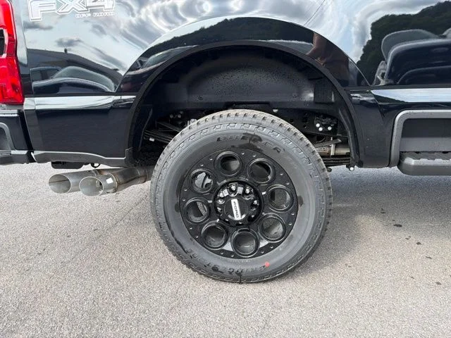 New 2026 Agate Black Metallic Ford F-250® Lariat® image 17