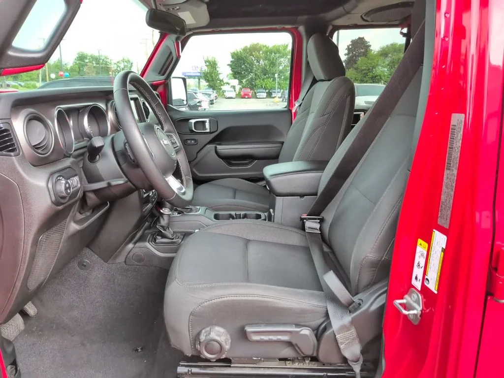 Used 2020 Red Jeep Sport image 15