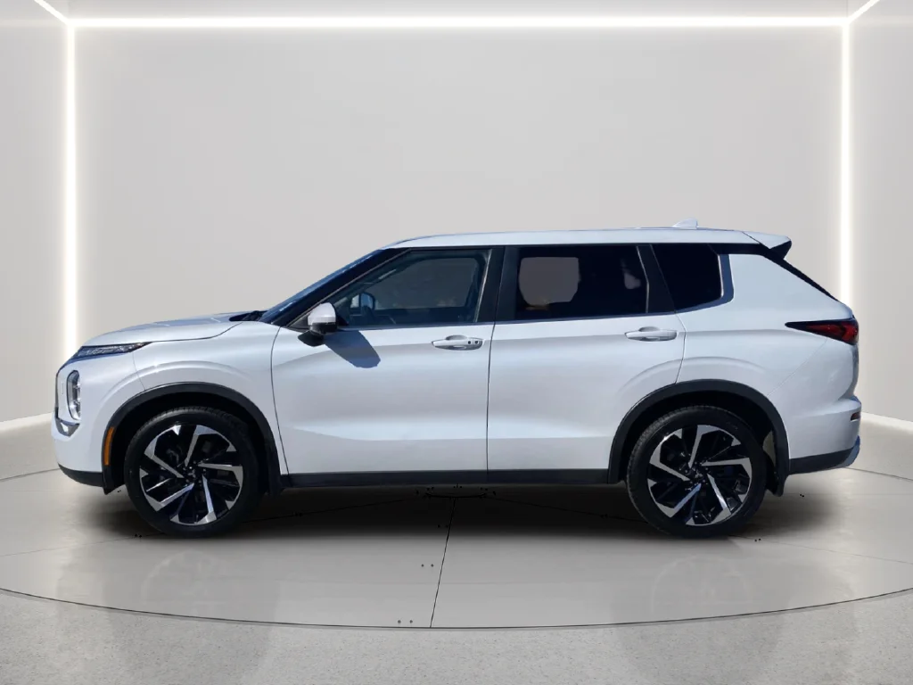 Used 2022 Mitsubishi Outlander SE with VIN JA4J4UA8XNZ051586 for sale in Gaffney, SC
