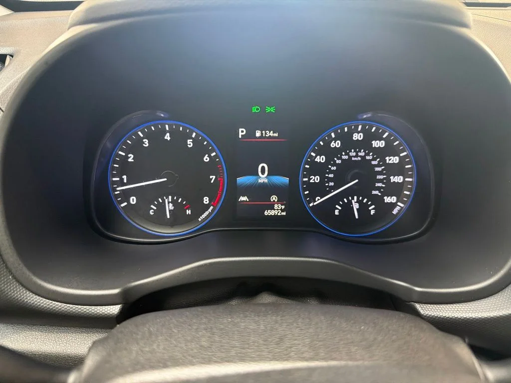 Used 2022 Lunar White Hyundai SEL image 25