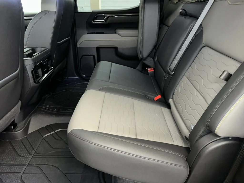 2026 Chevrolet Silverado 1500 ZR2 - Photo 21