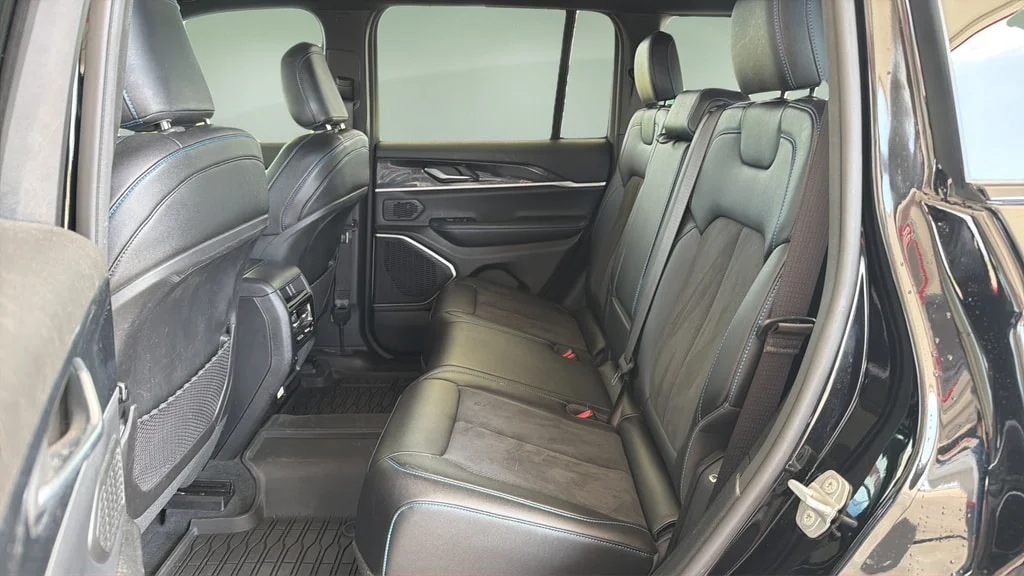 Used 2022 Diamond Black Crystal Pearlcoat Jeep Trailhawk 4xe image 20
