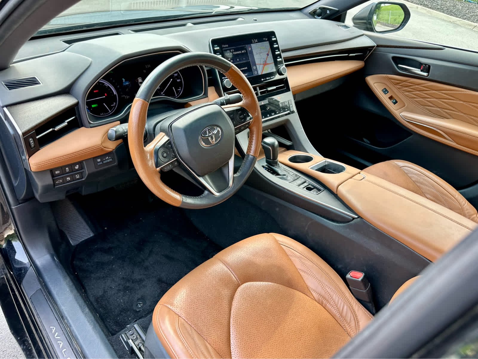 Used 2020 Midnight Black Metallic Toyota Hybrid Limited image 11