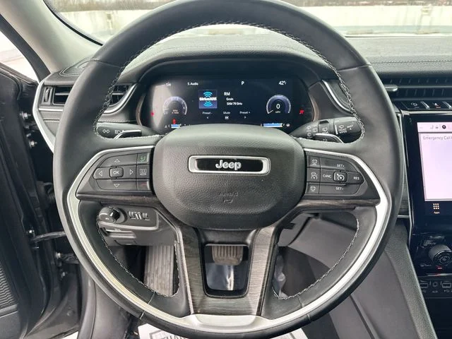 Used 2024 Gray Jeep Limited image 14