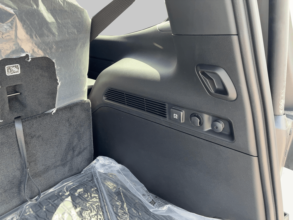 New 2026 Bright White Clearcoat Jeep  image 24