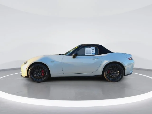 Used 2016 White Mazda Club image 5