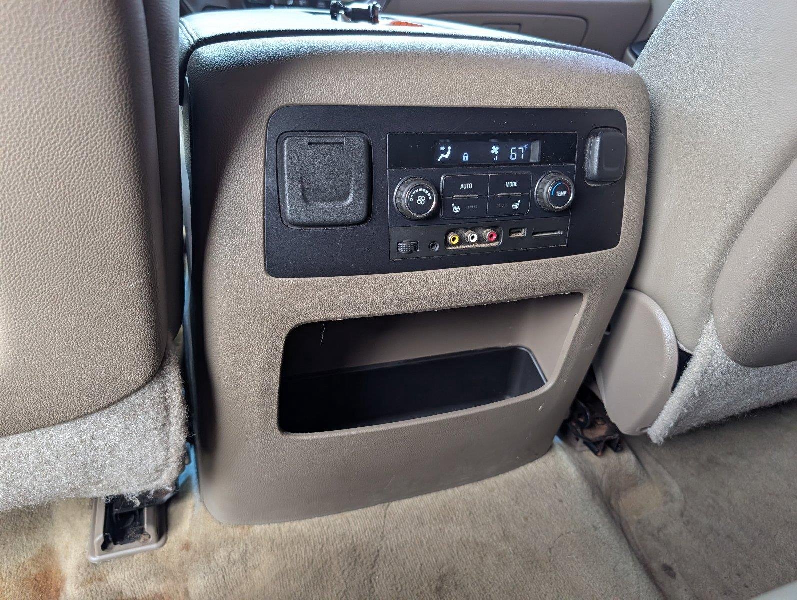 Used 2015 Champagne Silver Metallic Chevrolet LT image 29