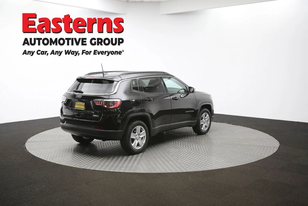 Used 2022 Black Jeep Latitude image 39