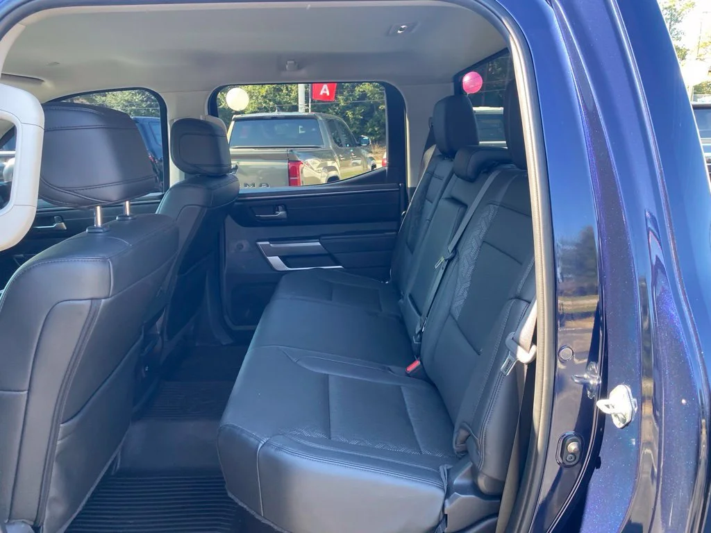 Used 2022  Toyota SR5 image 8