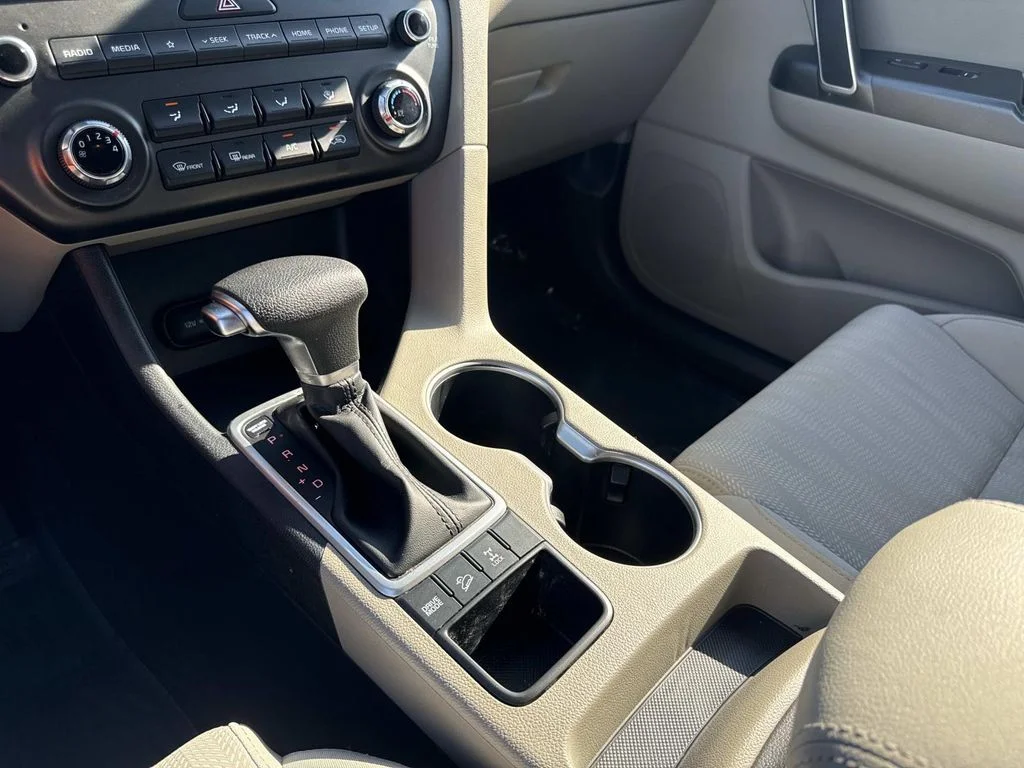 Used 2020 Red Kia LX image 21