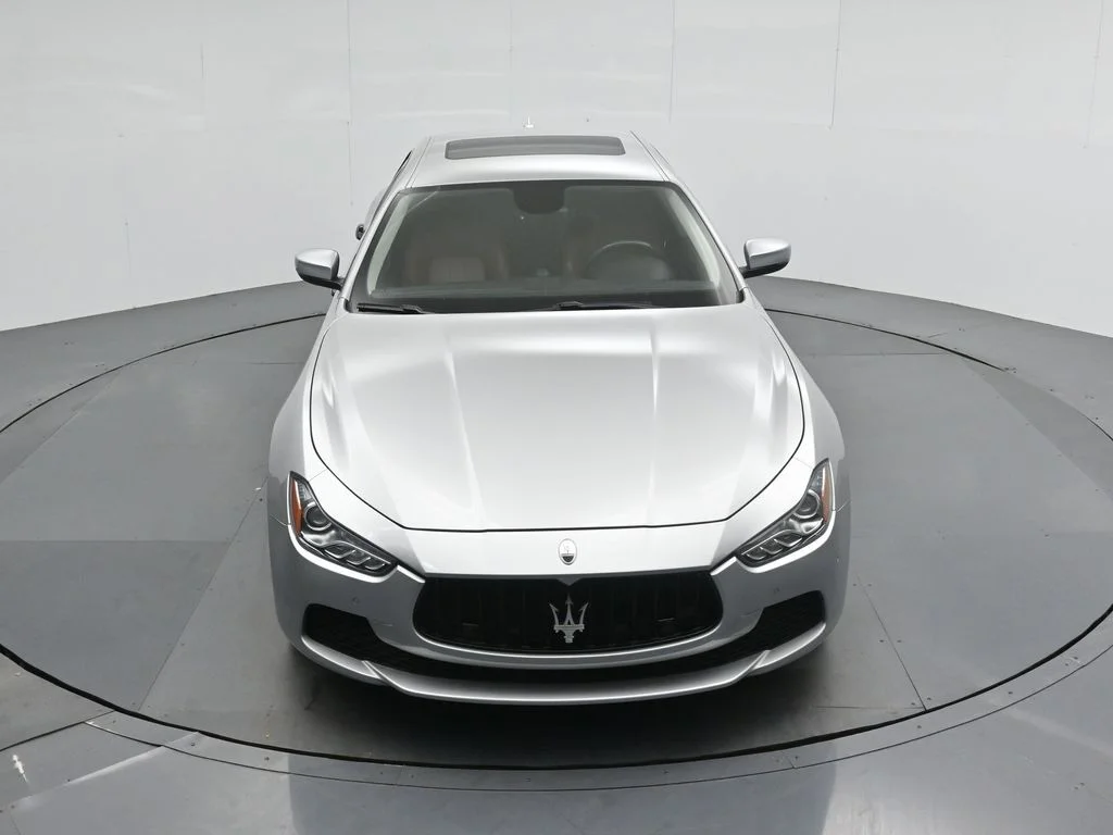 Used 2017 Silver Maserati Base image 33