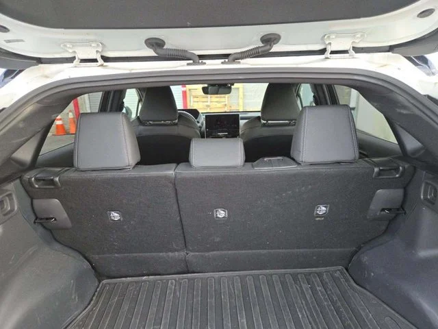 Used 2023 Wind Chill Pearl w/Black Roof Toyota Limited image 6