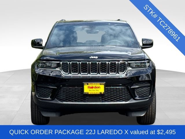 New 2026 Diamond Black Crystal Pearlcoat Jeep Laredo X image 3