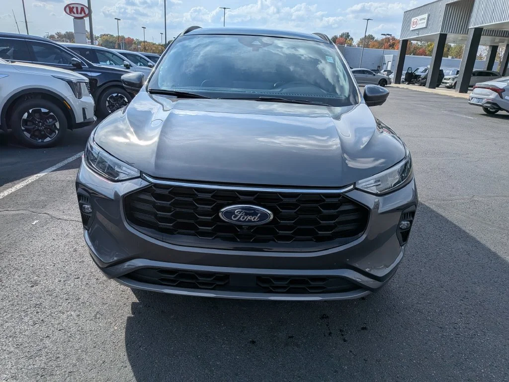 Used 2023 Gray Metallic Ford ST-Line Select image 2