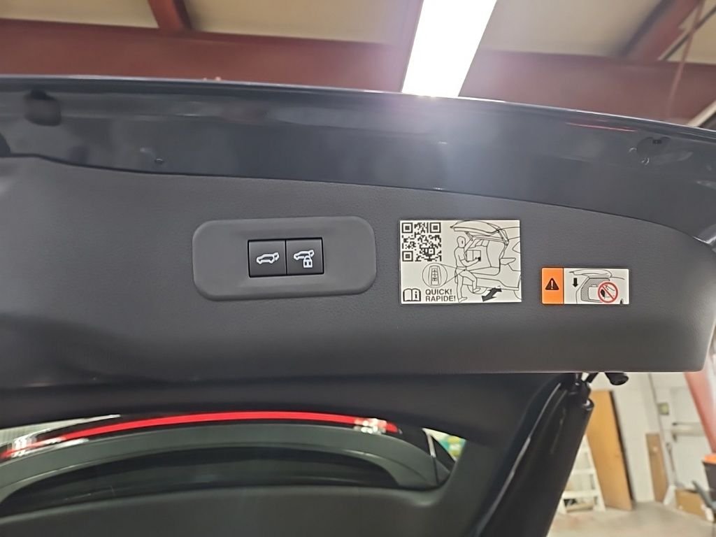 2025 Toyota Crown Signia XLE - Photo 30