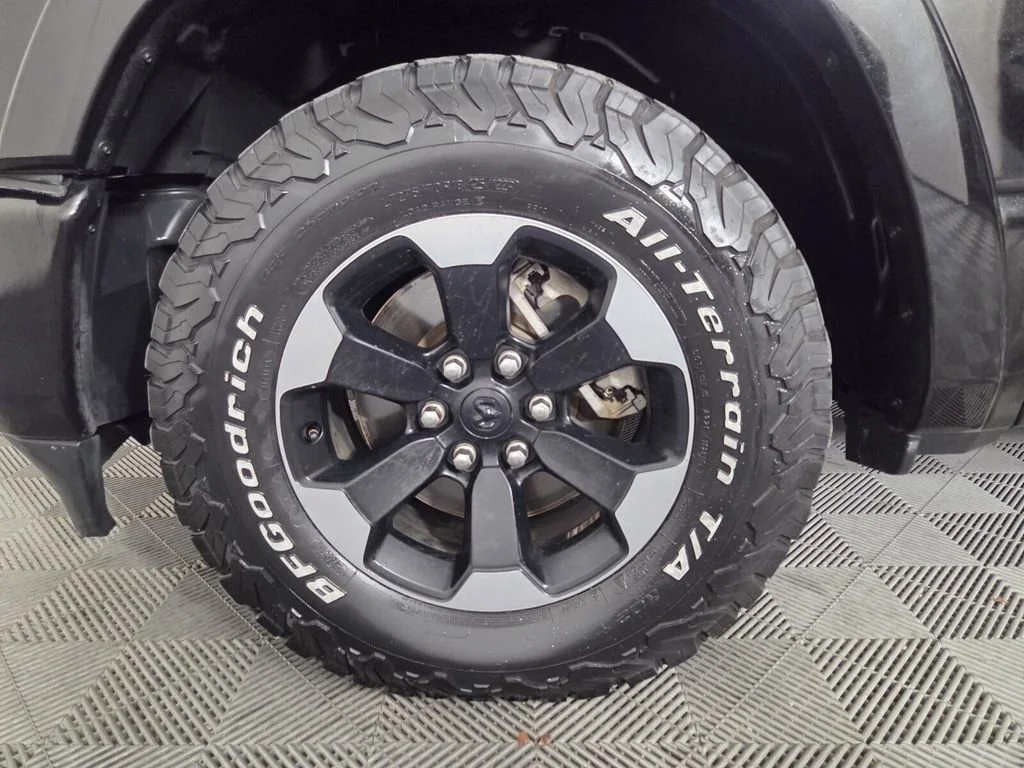 Used 2021 Diamond Black Crystal Pearlcoat Ram Laramie image 8