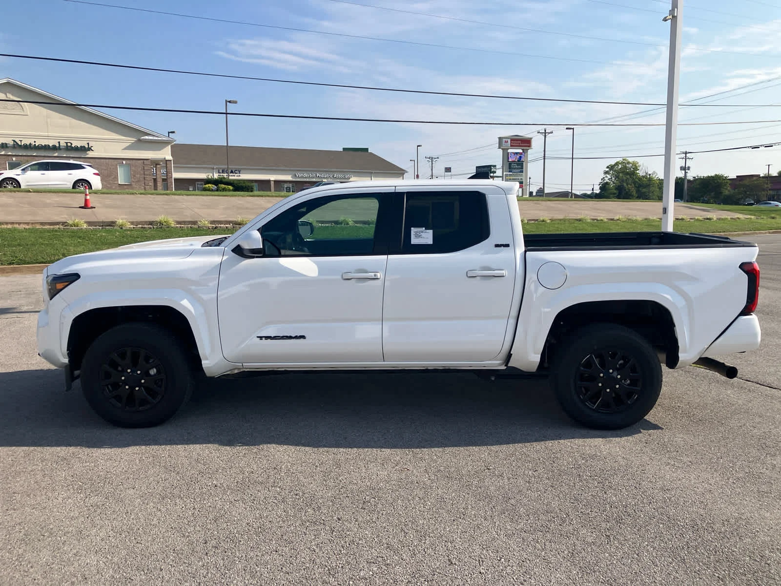 Certified Used 2026 Ice Cap Toyota SR5 image 6