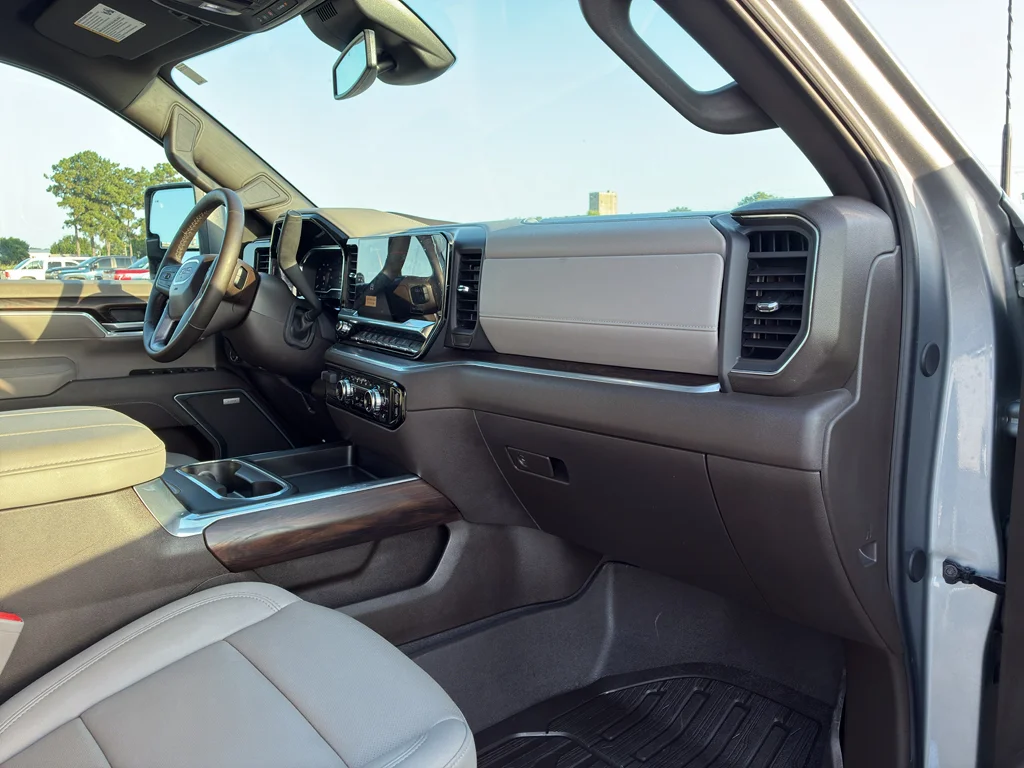 Used 2025 Sterling GMC SLT image 14