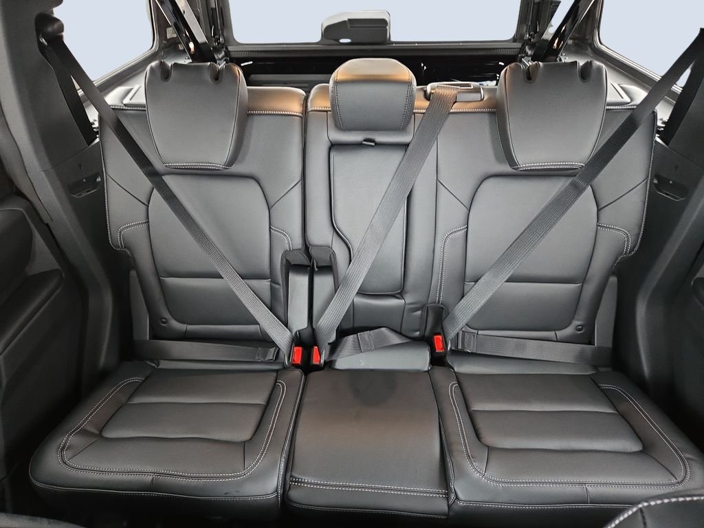 New 2026 Shadow Black Ford Outer Banks® image 27