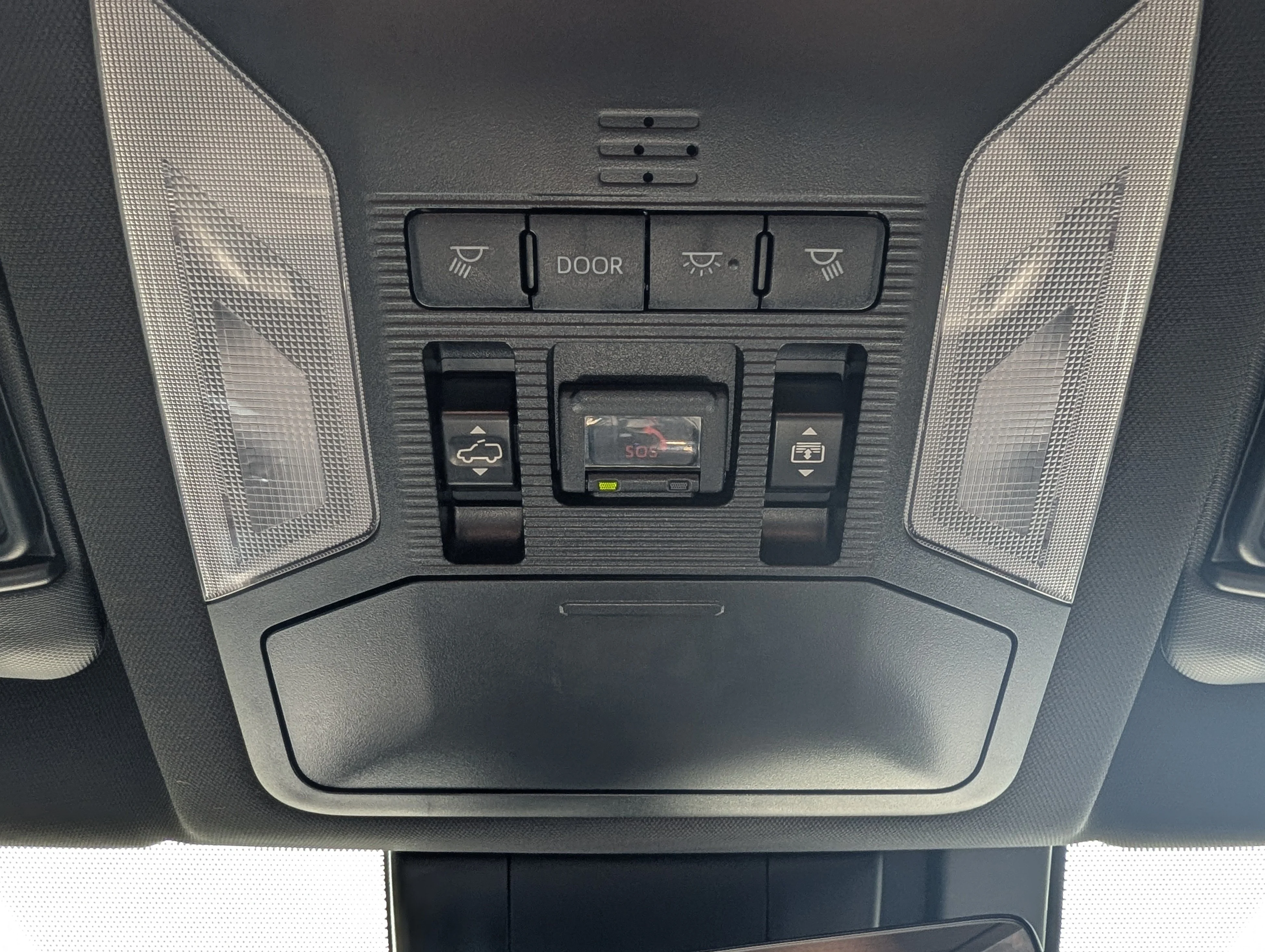 Used 2023 Wind Chill Pearl/Midnight Black Metallic Toyota XSE image 32