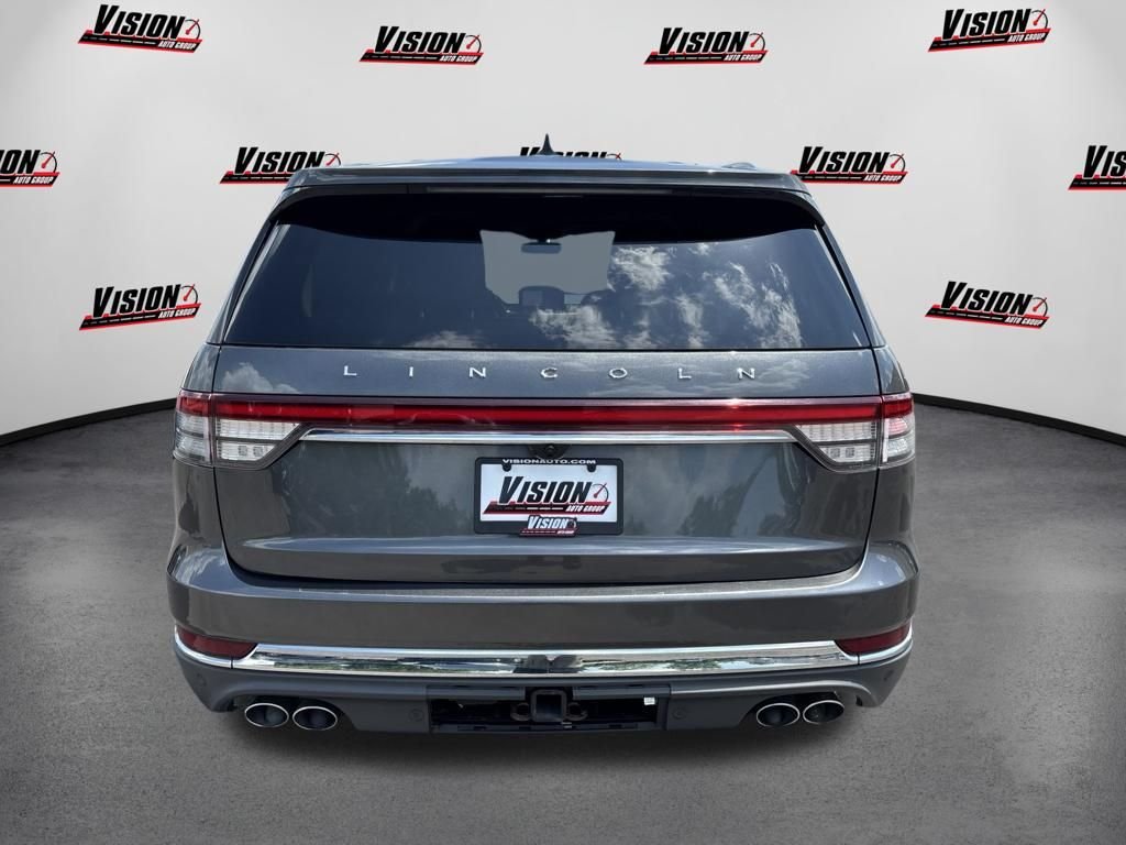 Used 2020 Gray Lincoln Reserve image 6