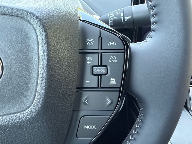 New 2026 Wind Chill Pearl <sup>1</sup> Toyota  XLE image 28
