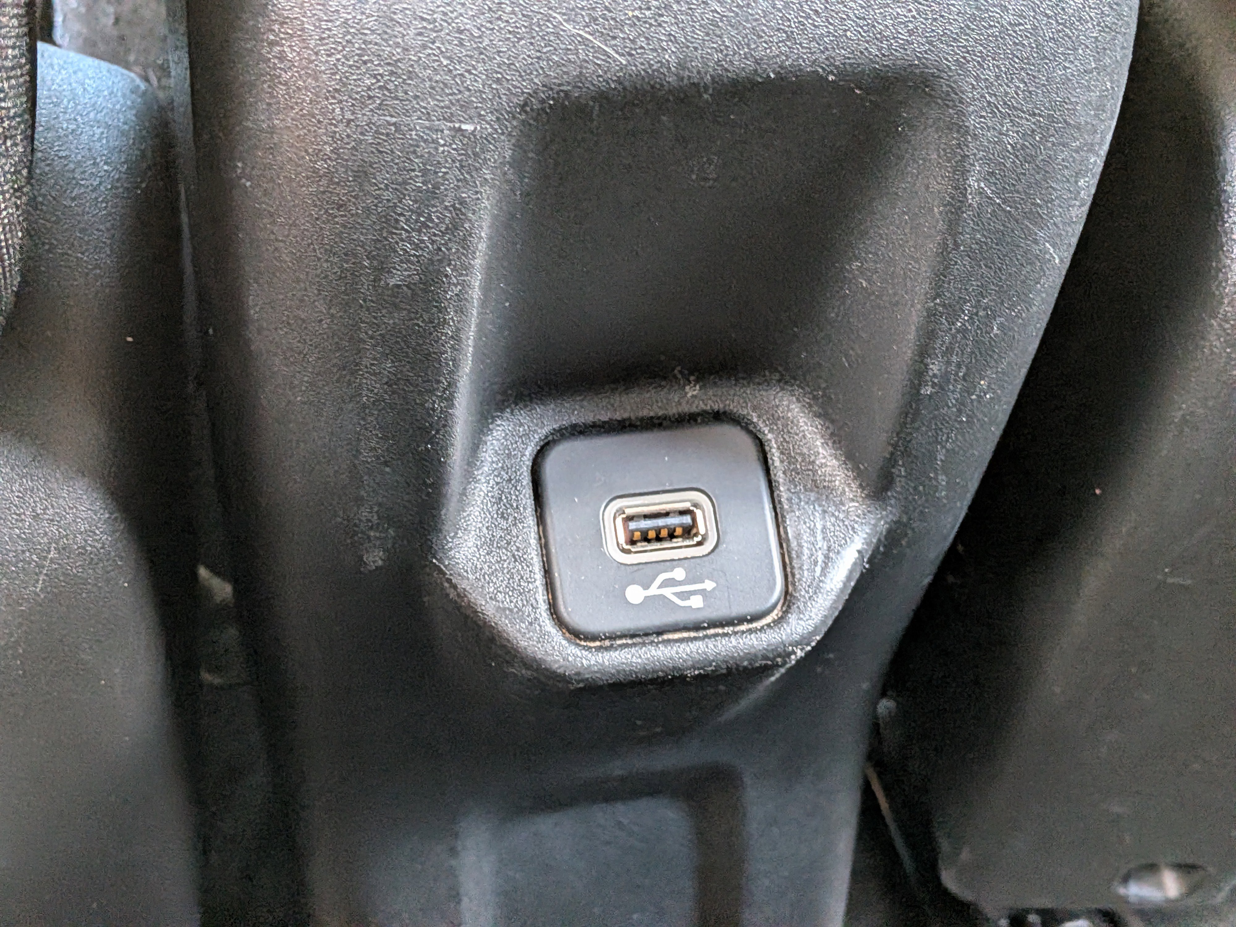 Used 2018 Anvil Jeep Latitude image 15