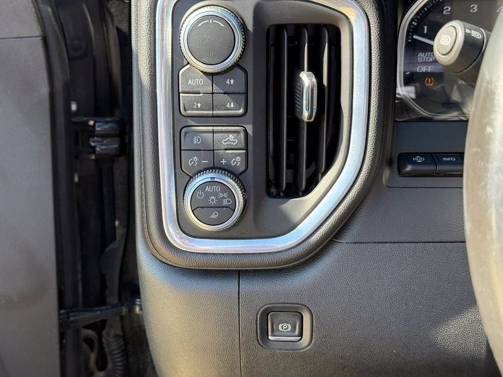 Used 2019 Black GMC AT4 image 19