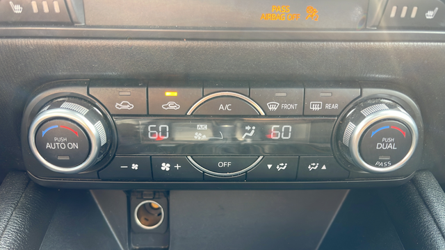 Used 2018 White Mazda Touring image 18
