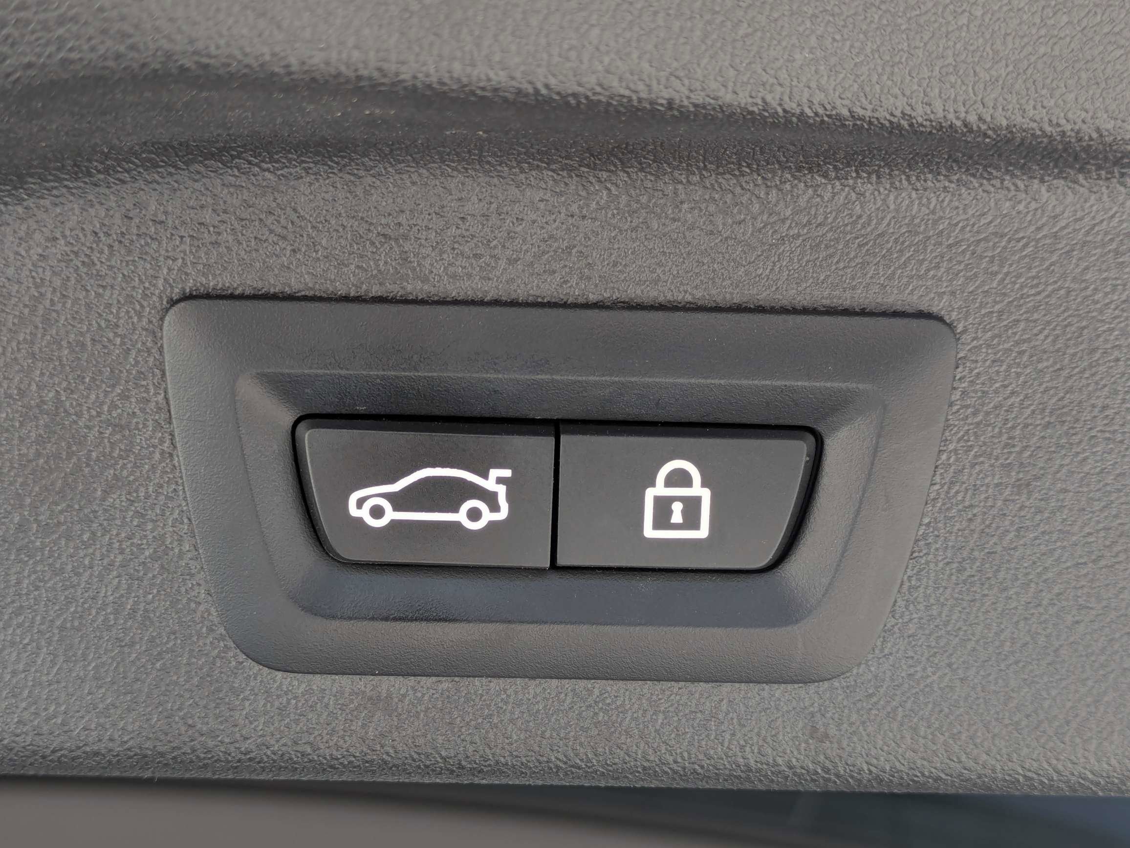 Used 2023 Black Sapphire Metallic BMW xDrive40i image 17