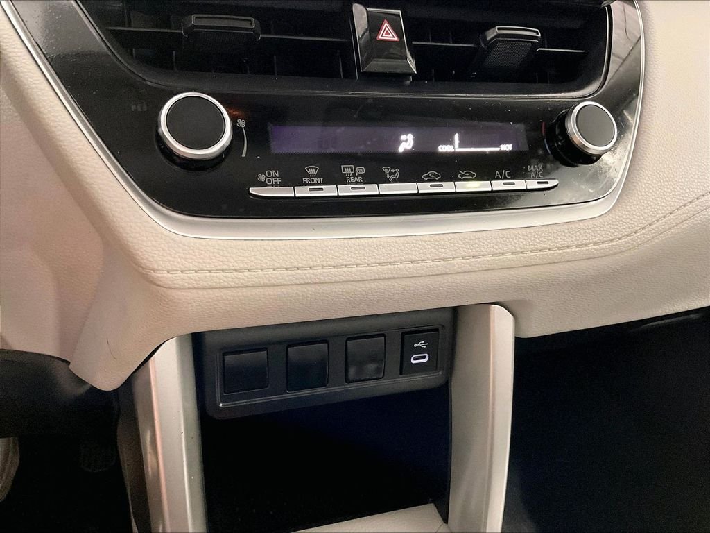 Used 2025 Celestite Toyota L image 25