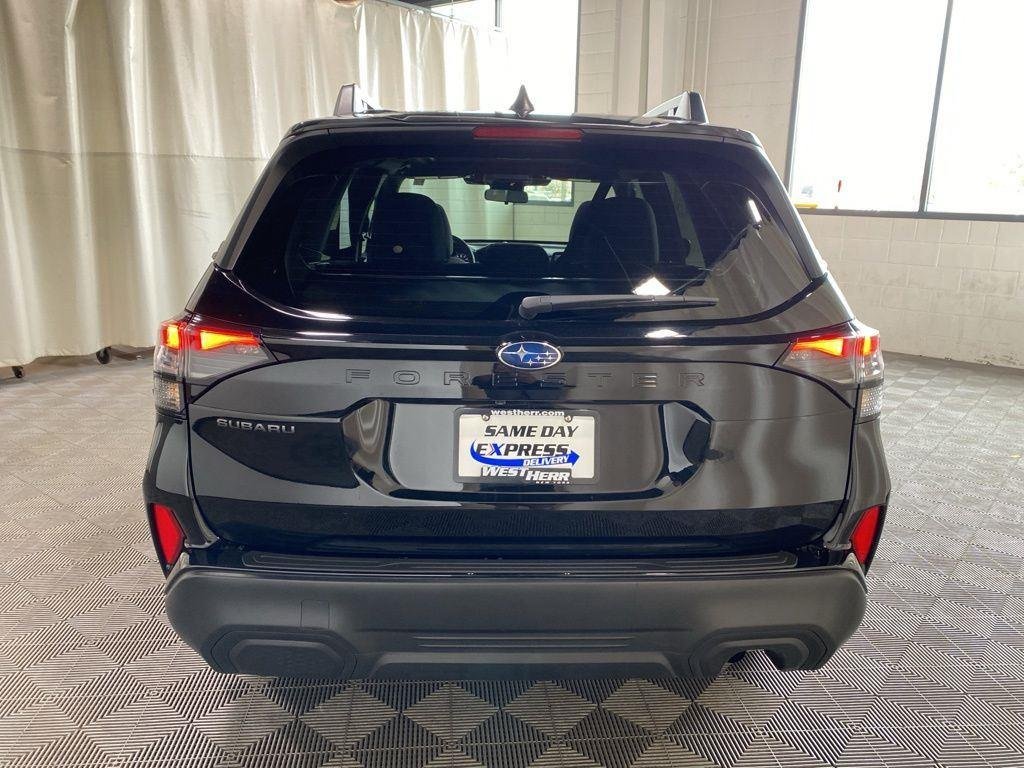 Used 2025 Crystal Black Silica Subaru Premium image 5