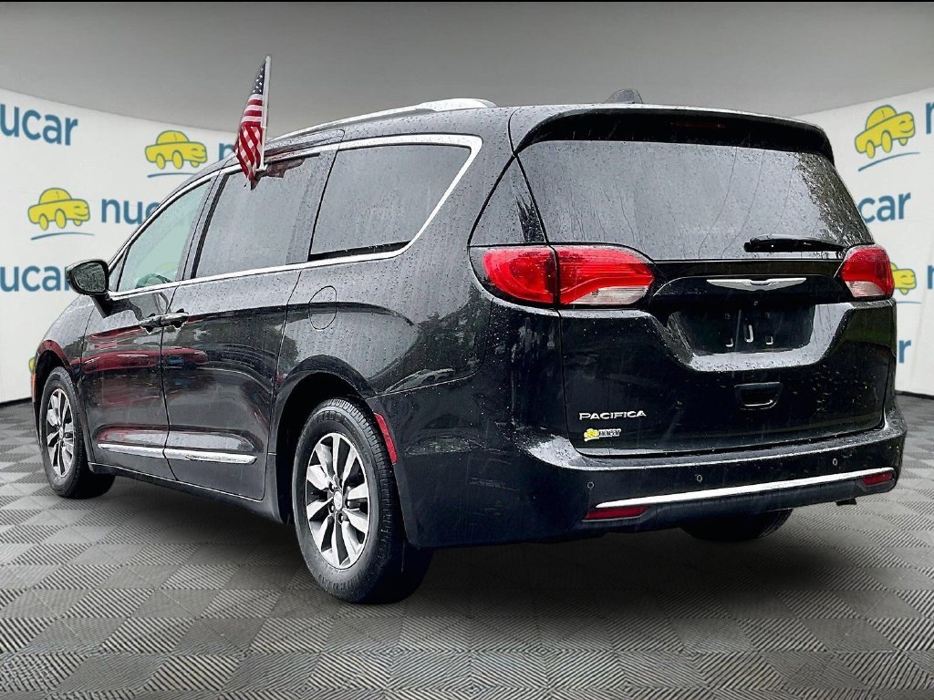 Used 2019 Black Chrysler Touring L Plus image 4
