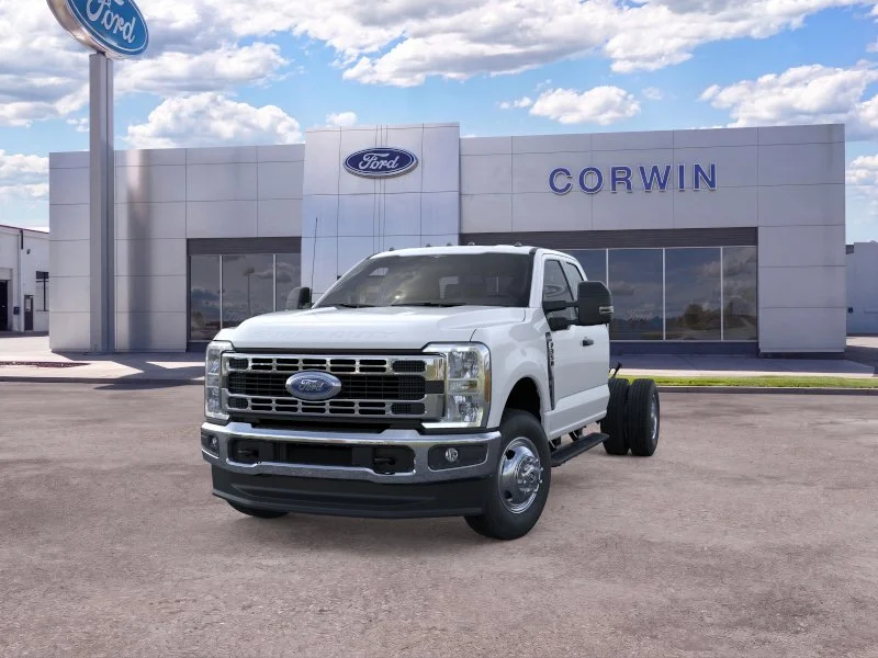 New 2026 Oxford White Ford F-350® XL image 4