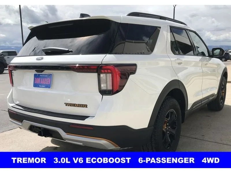 New 2026 Star White Metallic Tri-Coat Ford Tremor® image 28