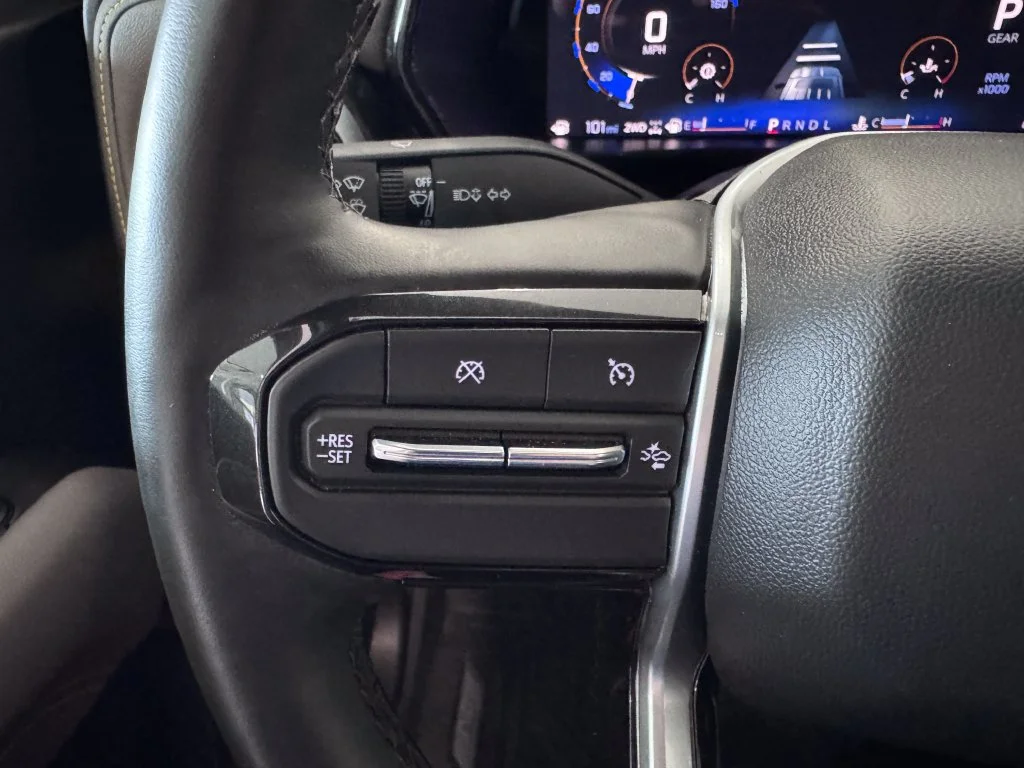 2025 Chevrolet Colorado ZR2 - Photo 13