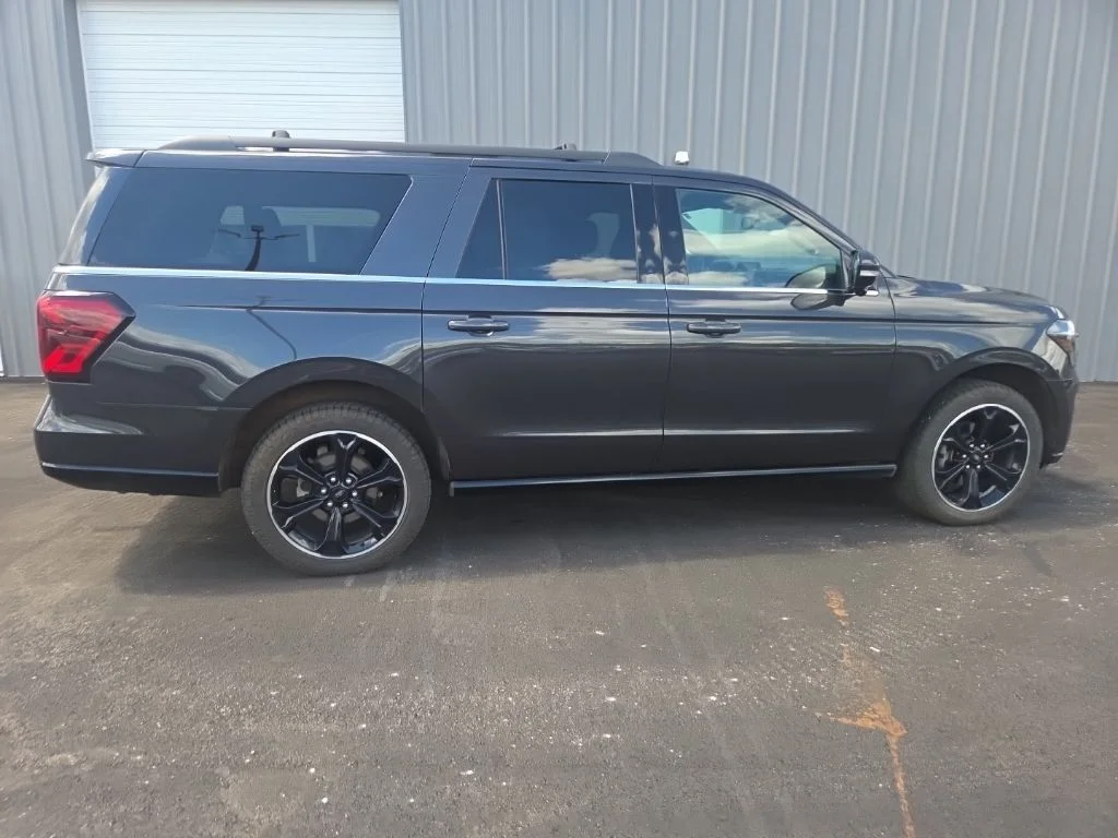 Certified Used 2023  Ford Limited image 9