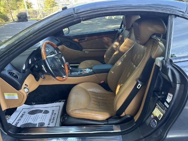 Used 2011 Gray Mercedes-Benz SL 550 image 13