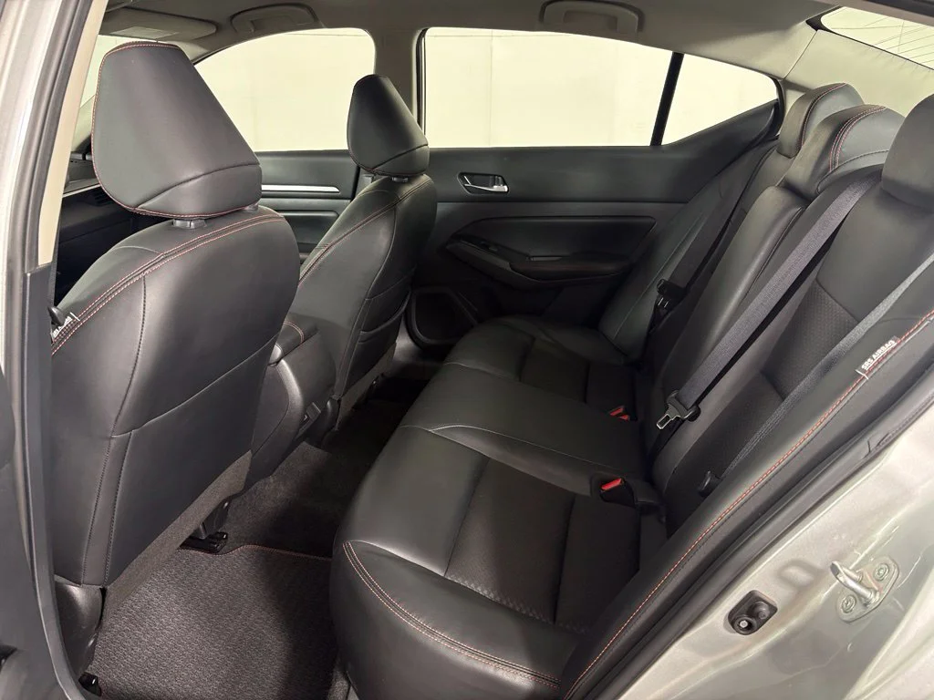 Used 2024 Silver Nissan 2.5 SR image 33