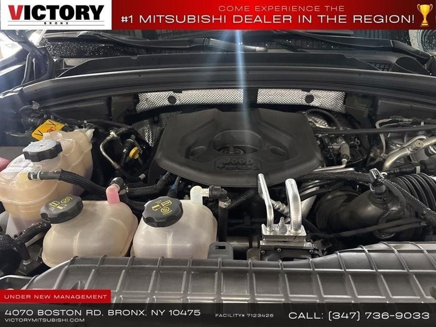 Used 2023 Silver Jeep 4xe image 24