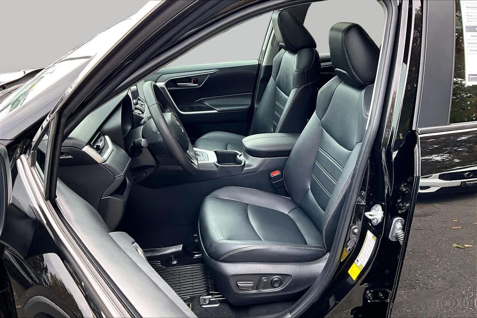 Used 2024 Midnight Black Metallic Toyota Hybrid XLE Premium image 9