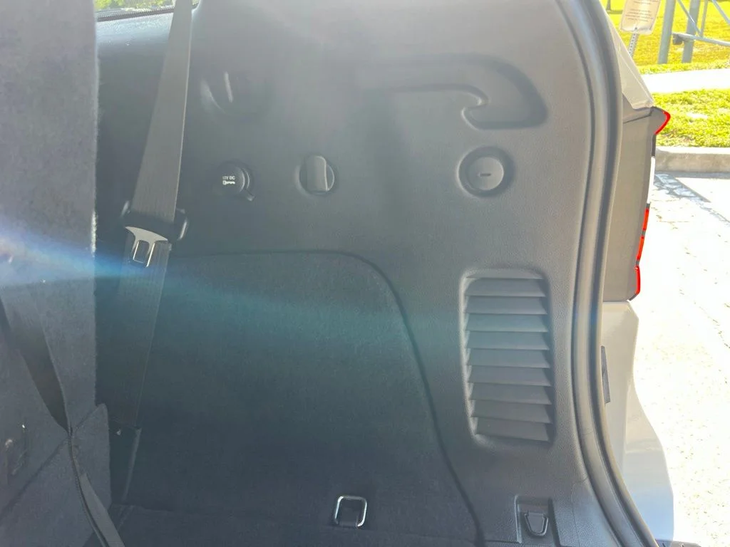 Used 2020 White Dodge SRT image 33