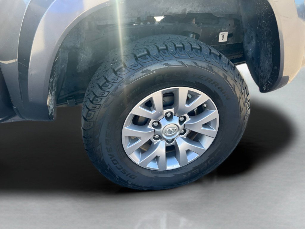 Used 2018 Magnetic Gray Metallic Toyota SR5 image 19