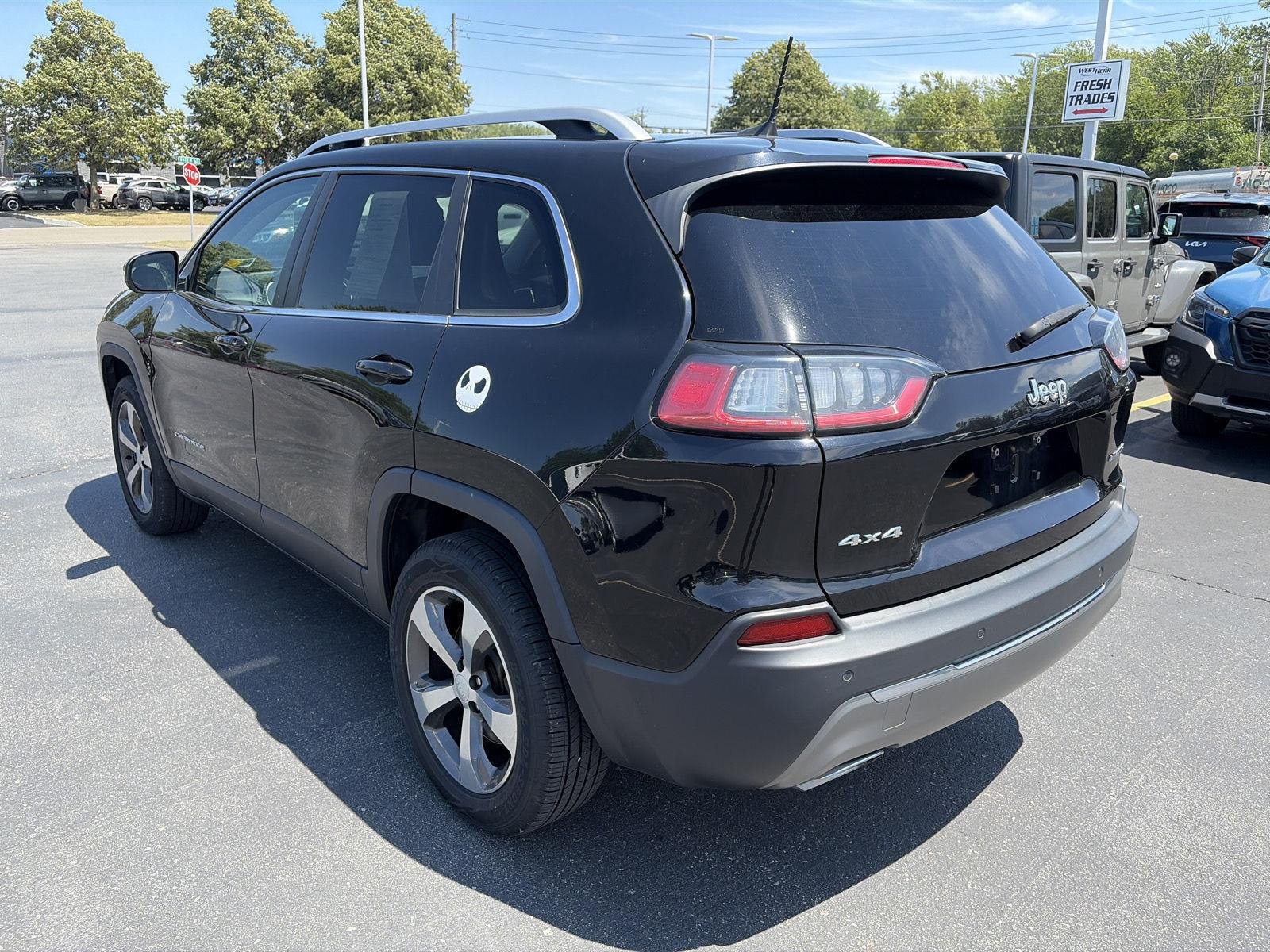 Used 2020 Diamond Black Crystal Pearlcoat Jeep Limited image 7
