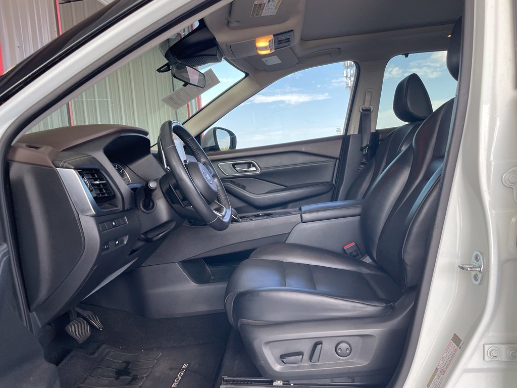 Used 2021 White Nissan SV image 10