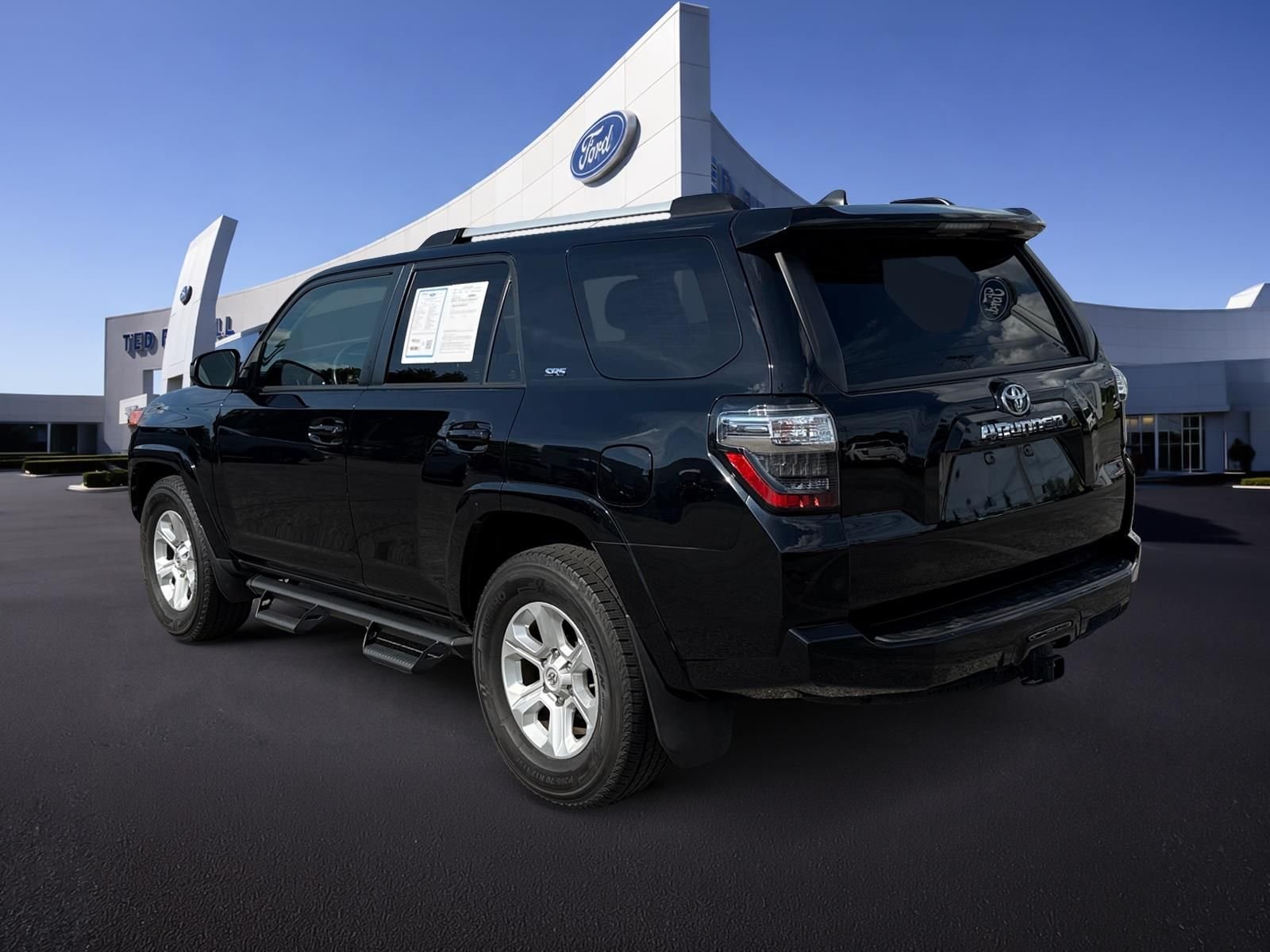 Used 2020 Midnight Black Metallic Toyota SR5 image 8