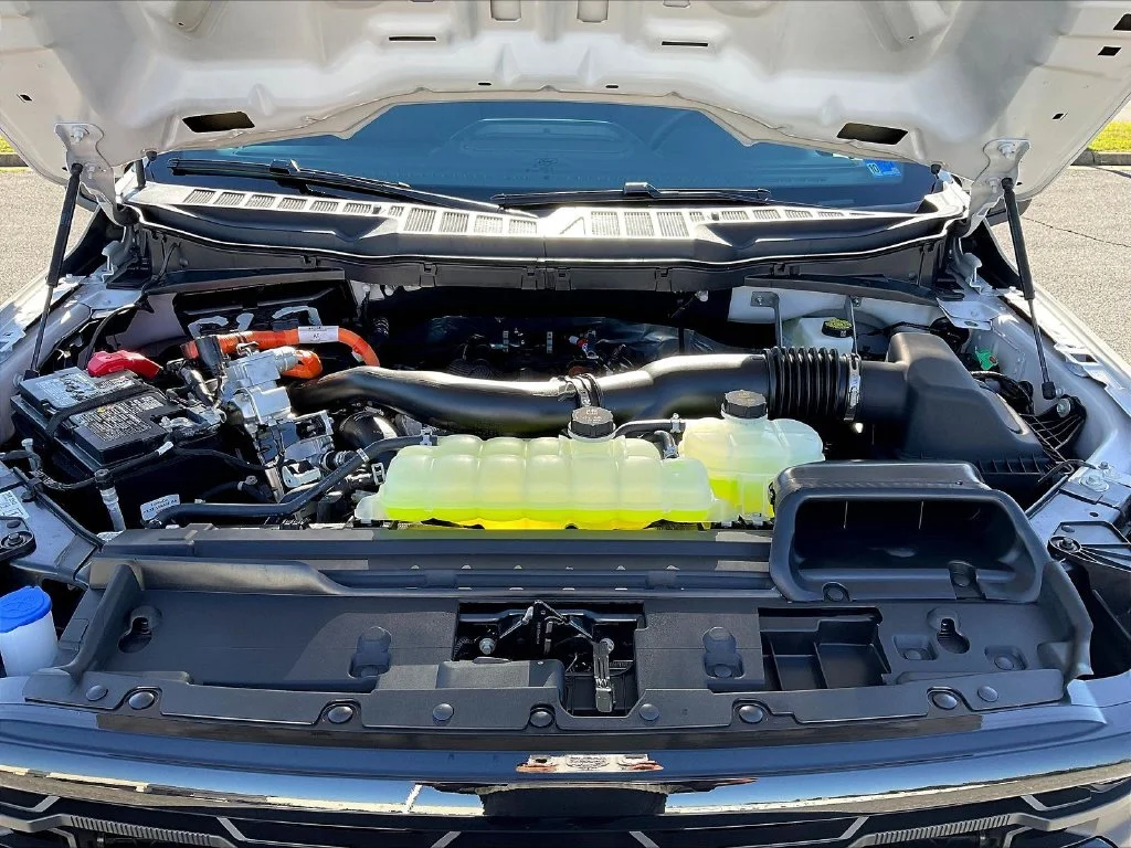 New 2026 Avalanche Ford XLT image 13